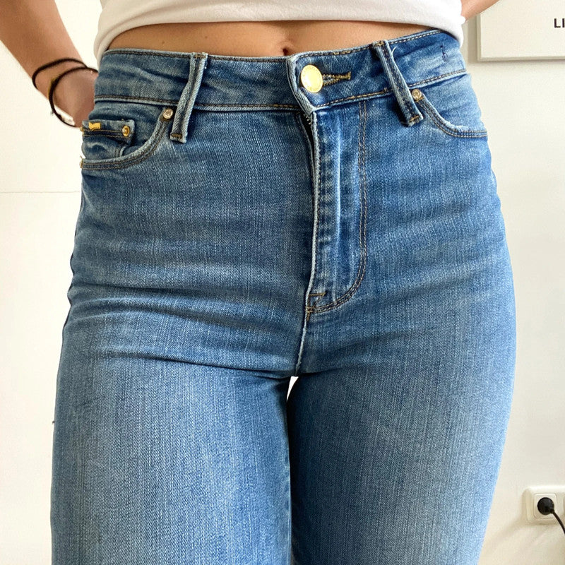 Flare High-Waisted Jeans